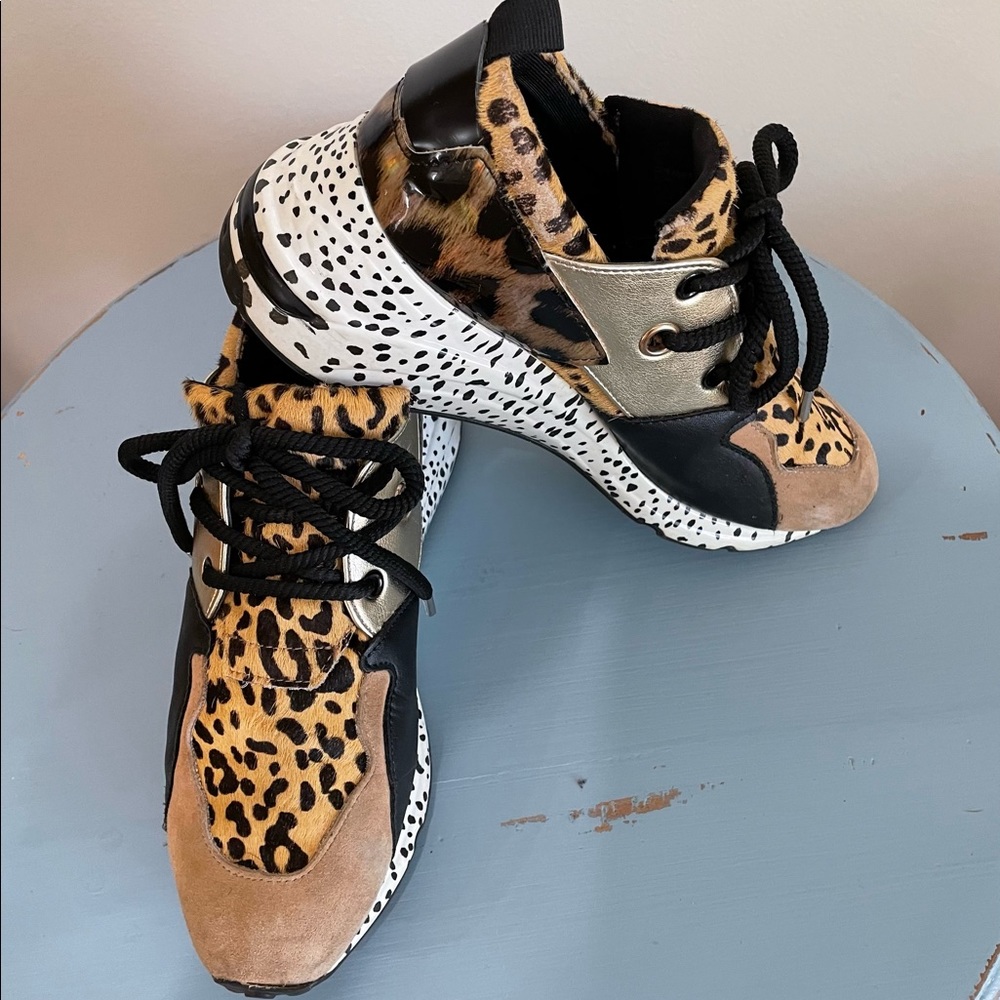 EUC - Steve Madden Sneakers